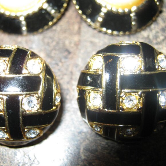 Designer Inspired Vintage Clip Earrings - Picture 2 of 4